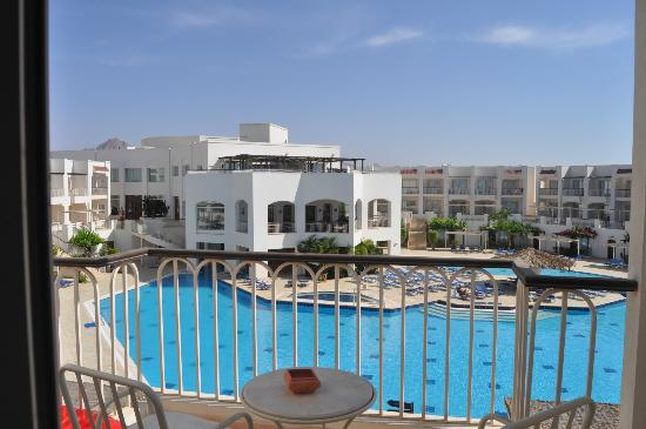 Country Club Hotel 1