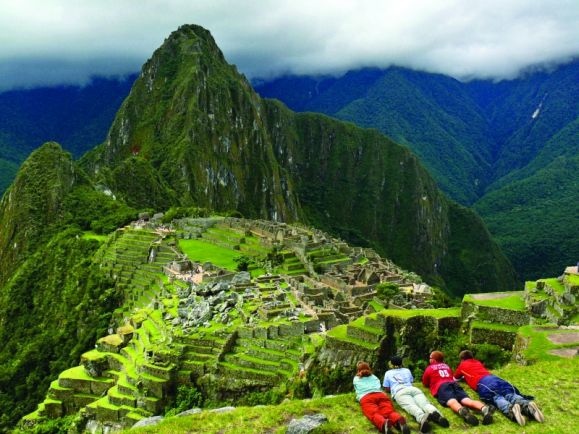 Peru Encompassed