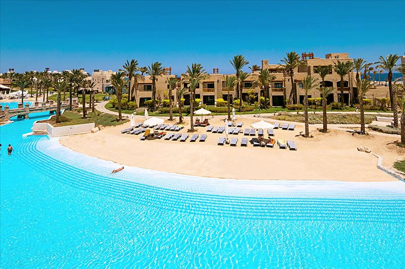 Crowne Plaza Sahara Oasis 5
