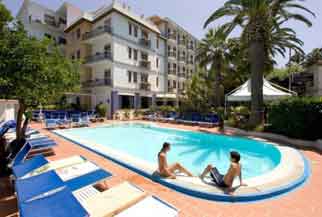 Caravel Hotel