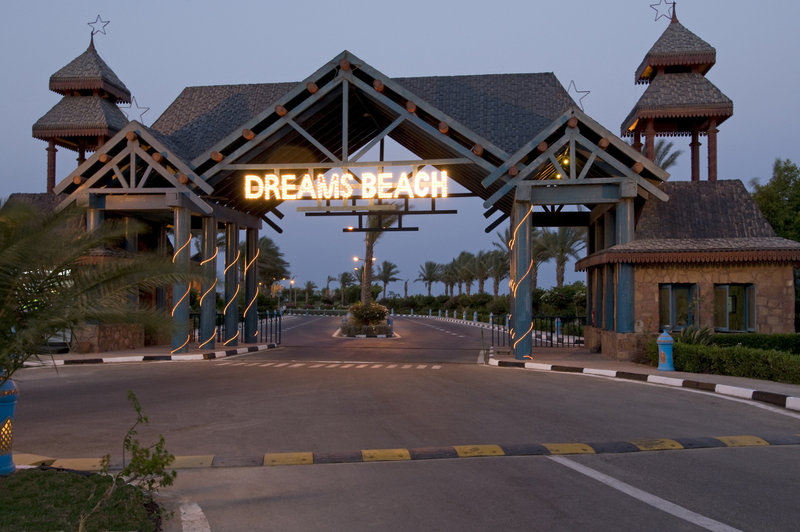 Dreams Beach Hotel